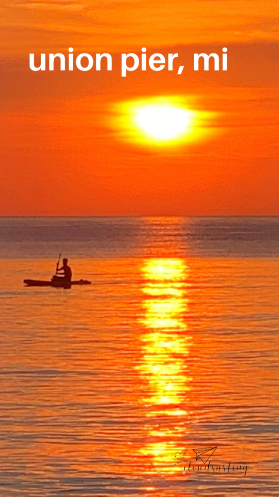 IMAGE OF SUNSET ON LAKE MICHIGAN IN UNION PIER